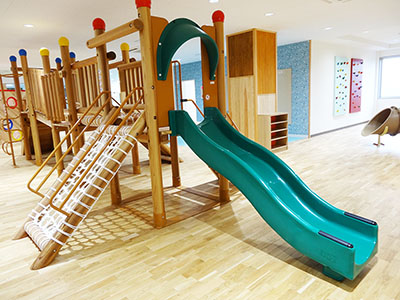 ウェーブ滑り台